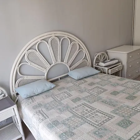 Apartment Le Lavandou, 2 Pieces, 4 Personnes - Fr-1-677-35