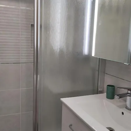 Apartment Le Lavandou, 2 Pieces, 4 Personnes - Fr-1-677-35